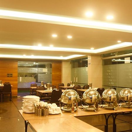 Hotel Om International Гокарна Экстерьер фото