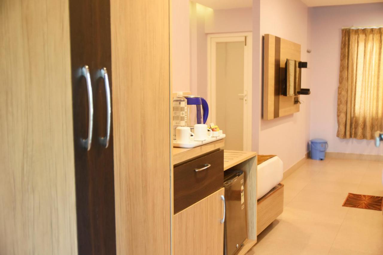 Hotel Om International Гокарна Экстерьер фото
