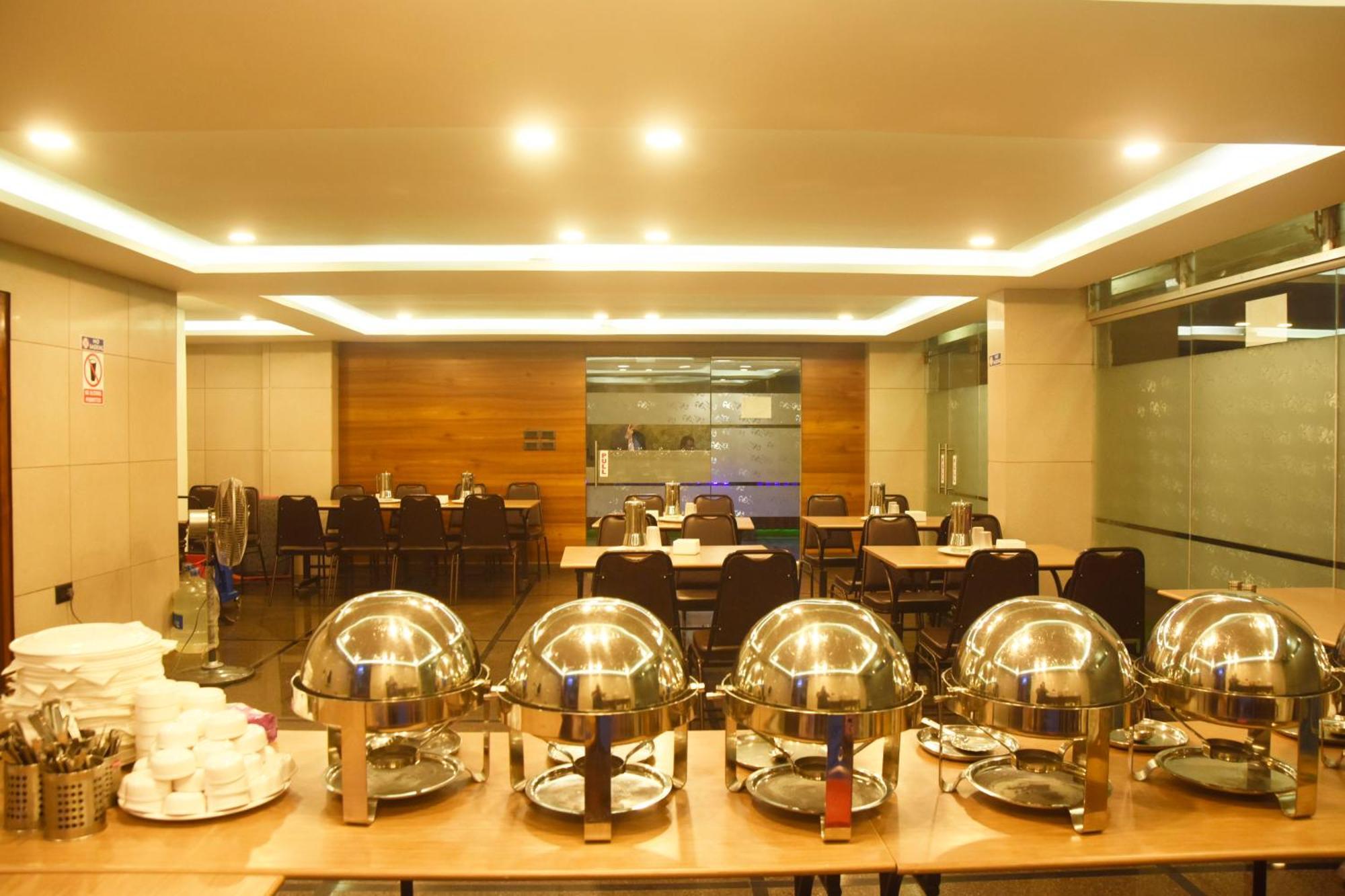 Hotel Om International Гокарна Экстерьер фото