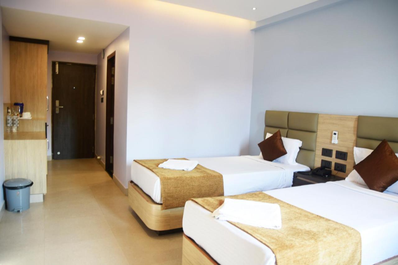 Hotel Om International Гокарна Экстерьер фото