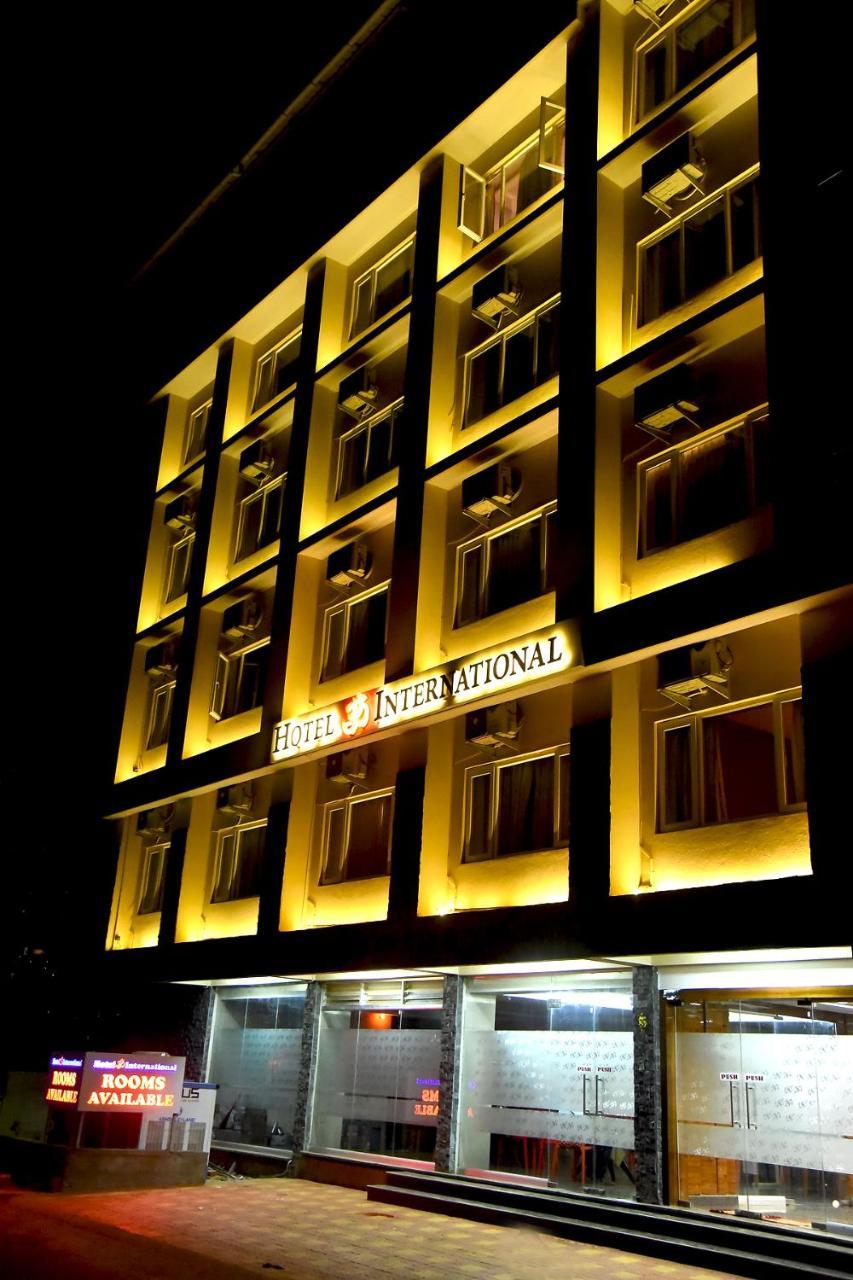 Hotel Om International Гокарна Экстерьер фото
